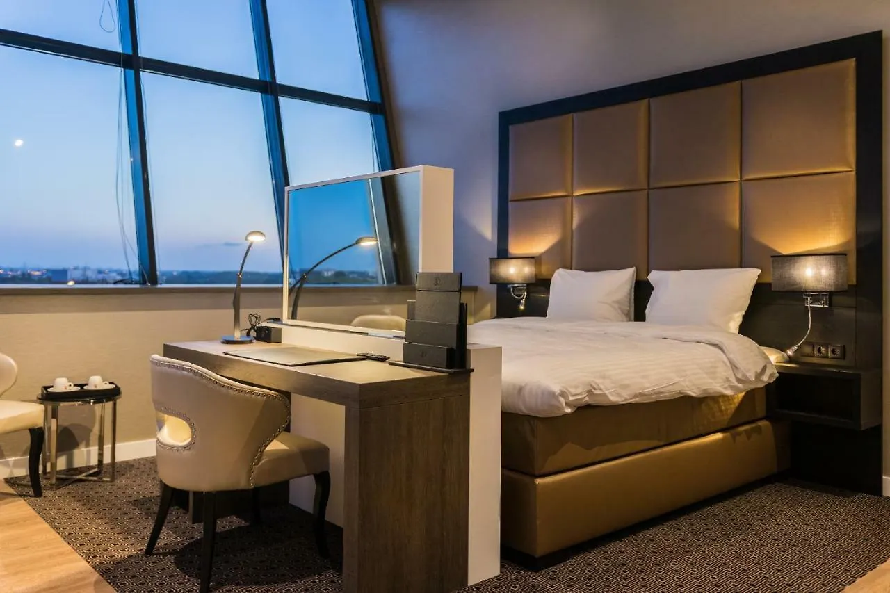 Riva Hotel Den Haag - Delft 4*, Χάγη